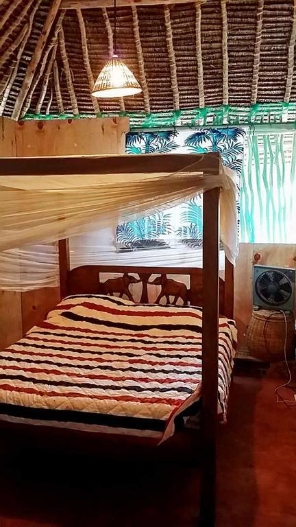דיאני ביץ' Diani Hostel מראה חיצוני תמונה