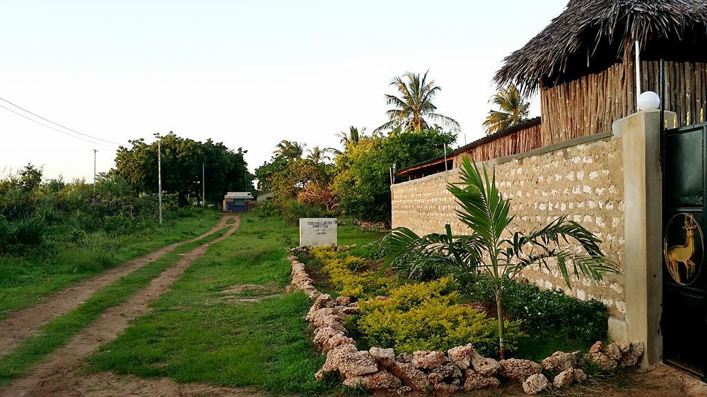 דיאני ביץ' Diani Hostel מראה חיצוני תמונה