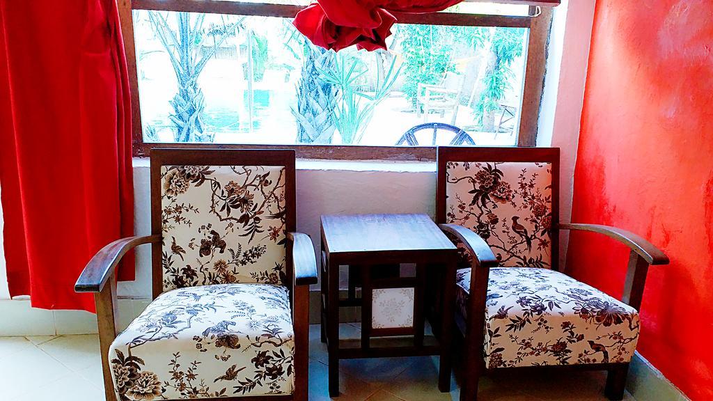 דיאני ביץ' Diani Hostel מראה חיצוני תמונה