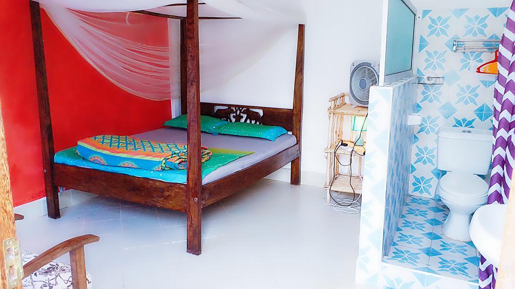 דיאני ביץ' Diani Hostel מראה חיצוני תמונה