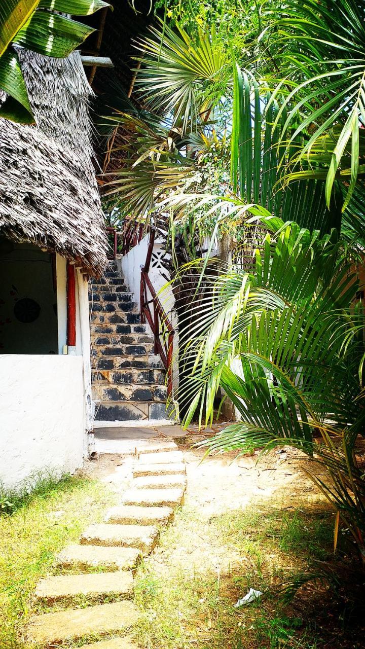 דיאני ביץ' Diani Hostel מראה חיצוני תמונה